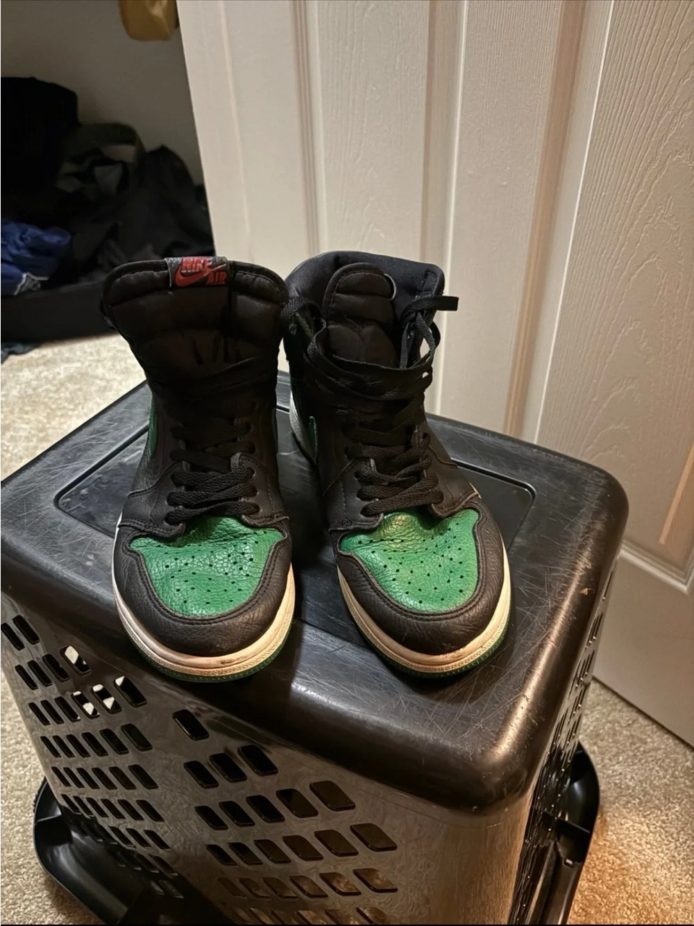 Nike Air Jordan 1 High OG - Black/Green